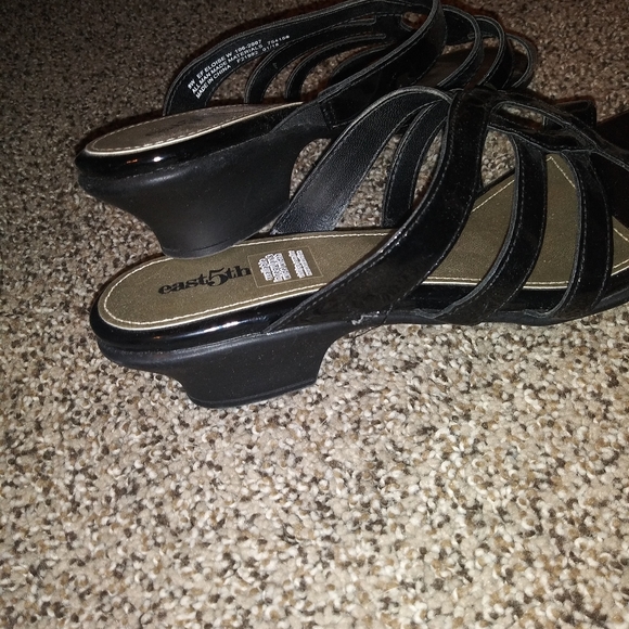Sandals - Picture 2 of 2